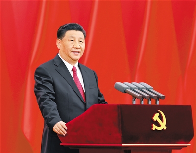 6月29日，慶祝中國(guó)共產(chǎn)黨成立100周年“七一勛章”頒授儀式在北京人民大會(huì)堂金色大廳隆重舉行。中共中央總書(shū)記、國(guó)家主席、中央軍委主席習(xí)近平向“七一勛章”獲得者頒授勛章并發(fā)表重要講話。新華社記者 丁林 攝
